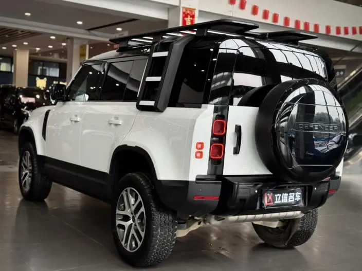 Land Rover Defender 2020 Model 110 P400 HSE – фото 4