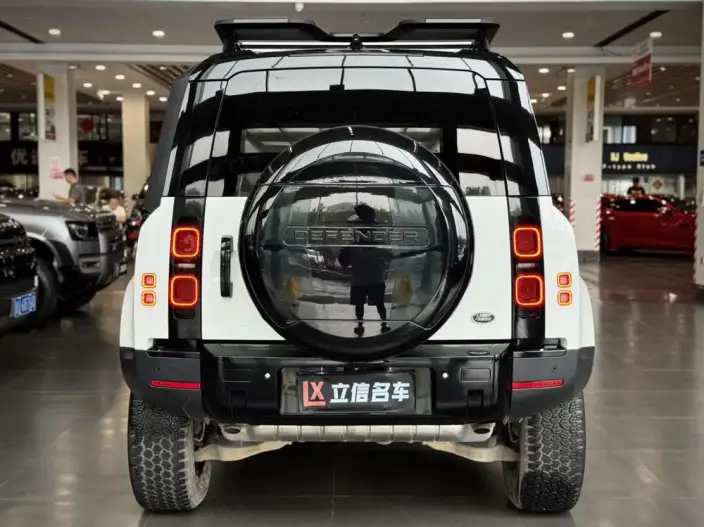 Land Rover Defender 2020 Model 110 P400 HSE – фото 5