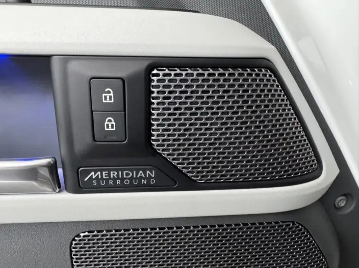 Land Rover Defender 2020 Model 110 P400 HSE – фото 9