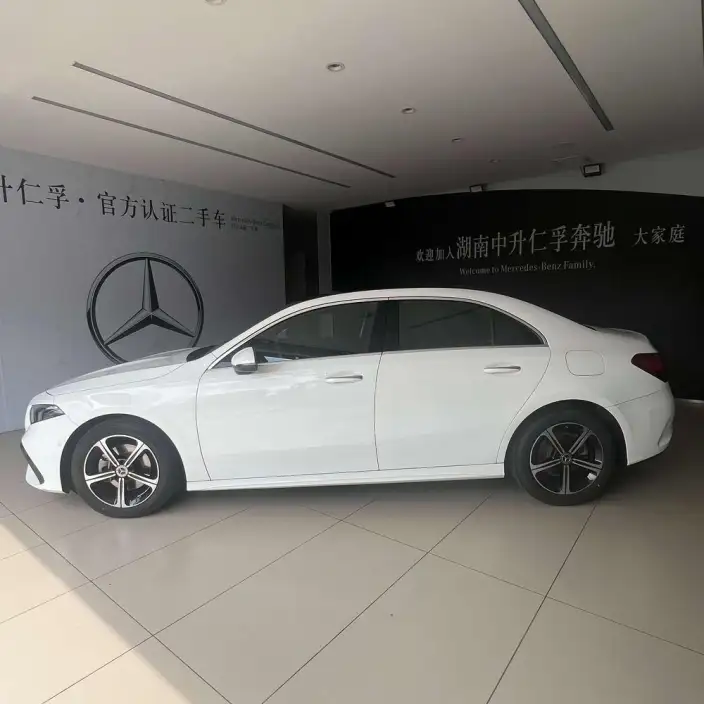 Mercedes-Benz A-class 2023 Model A 200 L Sports sedan Fashion Edition – фото 3