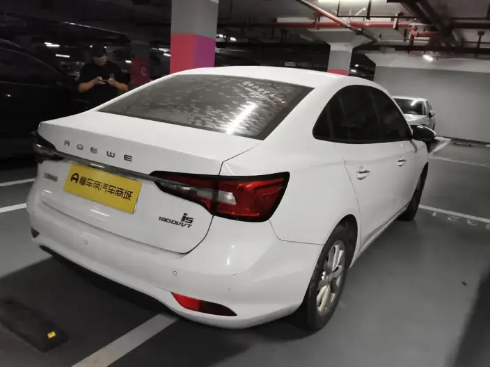 Roewe i5 2020 Model 1.5L Manual 4G Connected Luxury Edition – фото 2