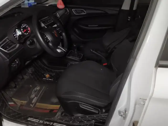 Roewe i5 2020 Model 1.5L Manual 4G Connected Luxury Edition – фото 10