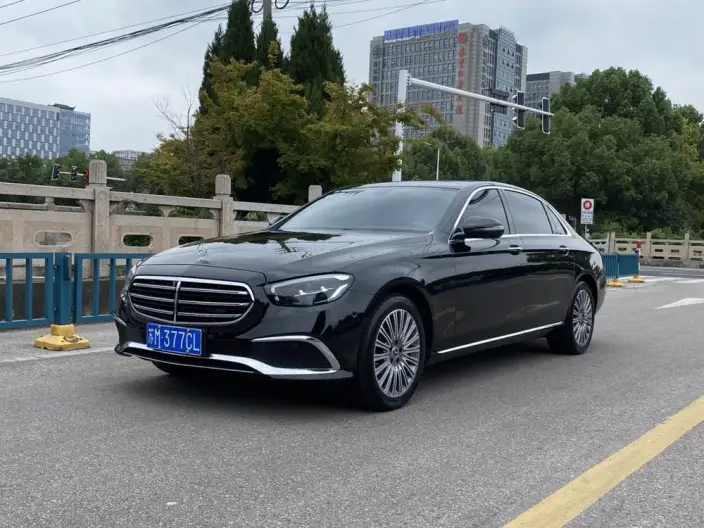 Mercedes-Benz E-Class 2022 Model E 300 L Luxury Model sedan – фото 1