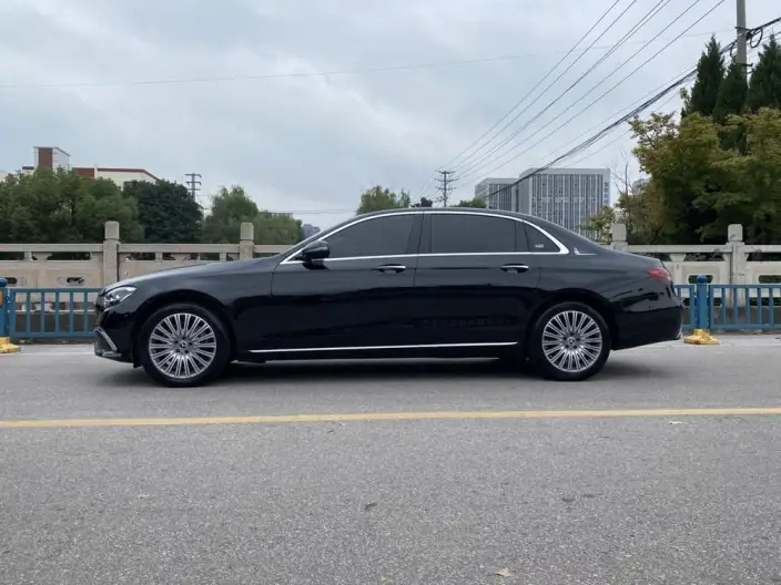 Mercedes-Benz E-Class 2022 Model E 300 L Luxury Model sedan – фото 3