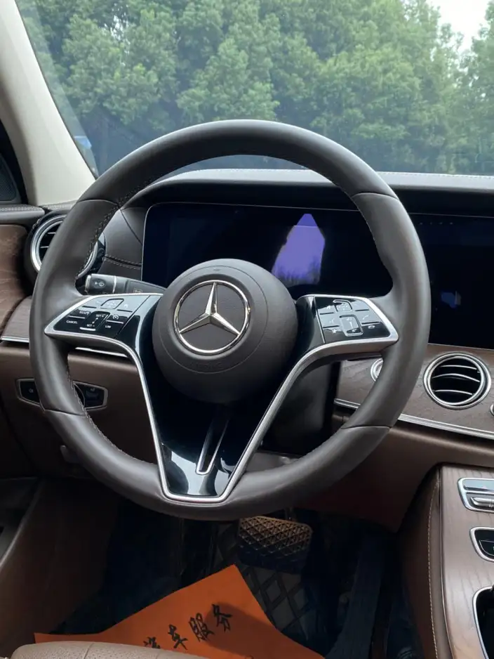 Mercedes-Benz E-Class 2022 Model E 300 L Luxury Model sedan – фото 10