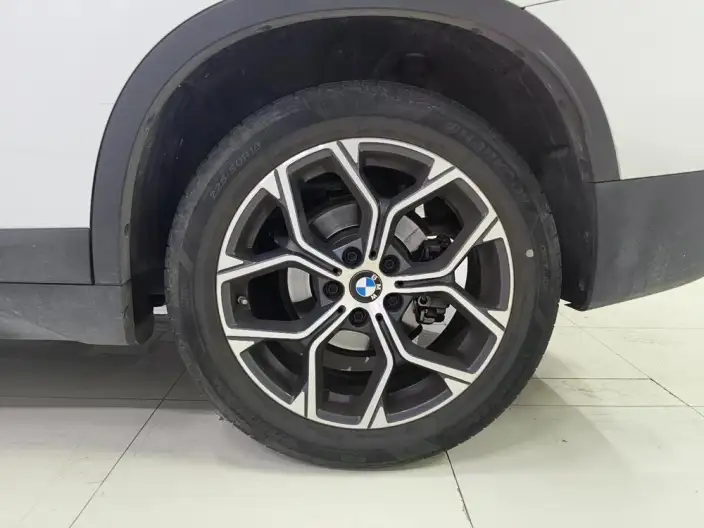 BMW X1 2022 Model sDrive25Li Leading Model – фото 9