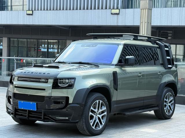 Land Rover De f ender 2021 110 P400 Dark Special Edition – фото 2