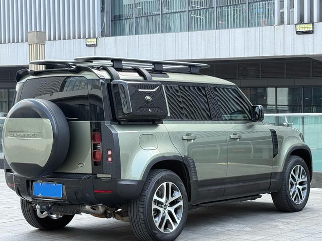 Land Rover De f ender 2021 110 P400 Dark Special Edition – фото 5