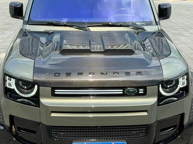 Land Rover De f ender 2021 110 P400 Dark Special Edition – фото 12