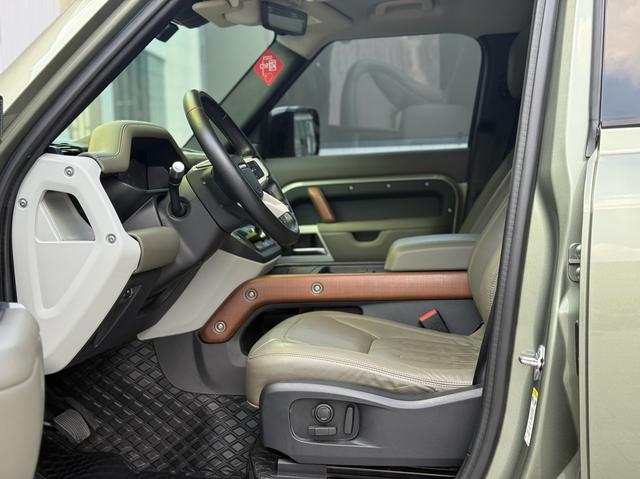Land Rover De f ender 2021 110 P400 Dark Special Edition – фото 13