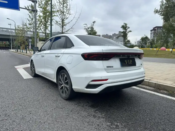 Geely Emgrand 2022 Model No. 4 Gen 1.5L CVT Luxury Model – фото 4