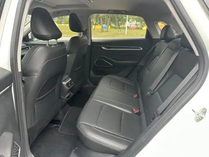 Geely Emgrand 2022 Model No. 4 Gen 1.5L CVT Luxury Model – фото 9