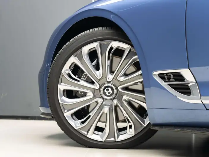 Continental 2022 Model 6.0T GT W12 – фото 9