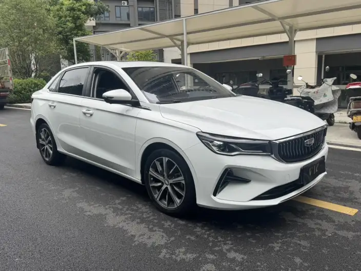 Geely Emgrand 2022 Model No. 4 Gen 1.5L CVT Noble Model – фото 3