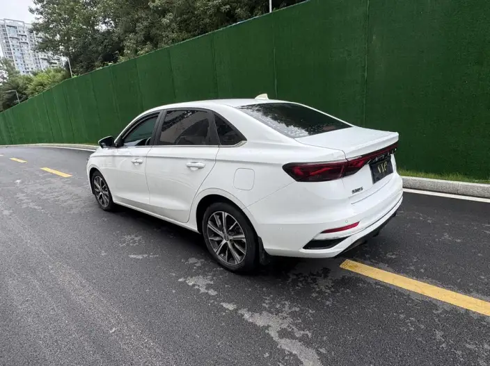 Geely Emgrand 2022 Model No. 4 Gen 1.5L CVT Noble Model – фото 4