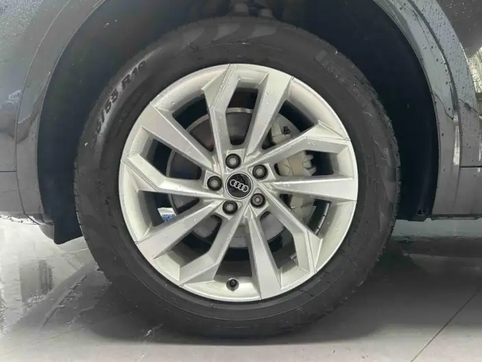 Audi Q5L 2022 Model 40T Luxury Dynamic Model – фото 5