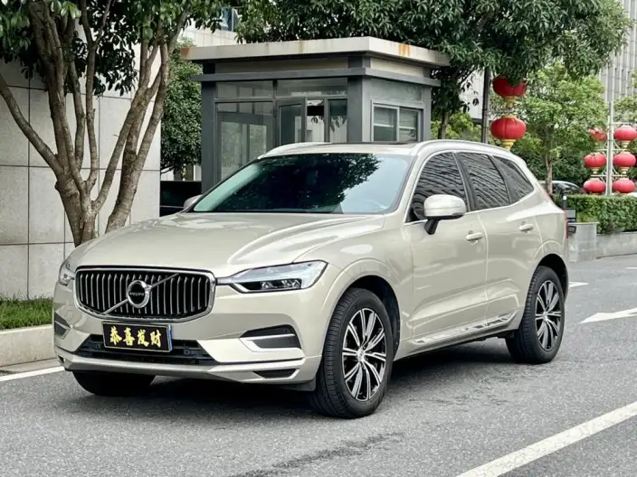 Volvo XC60 2020 Model T5 4WD Smart Range Deluxe Edition – фото 1