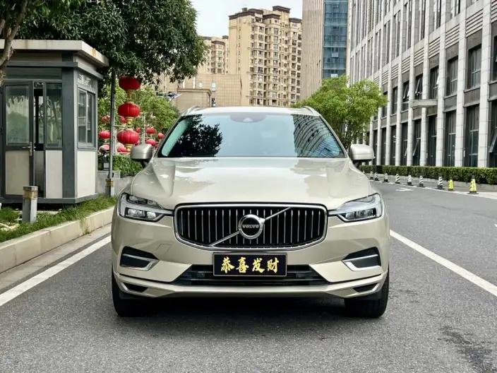 Volvo XC60 2020 Model T5 4WD Smart Range Deluxe Edition – фото 2