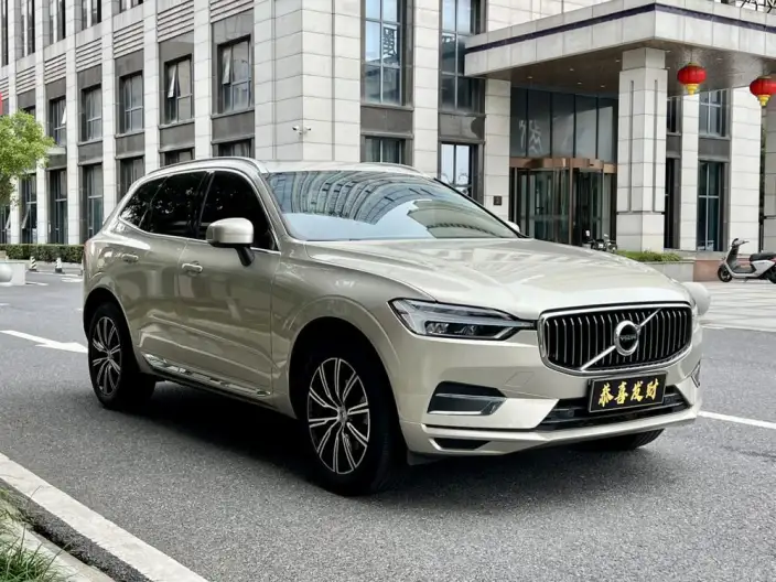 Volvo XC60 2020 Model T5 4WD Smart Range Deluxe Edition – фото 3