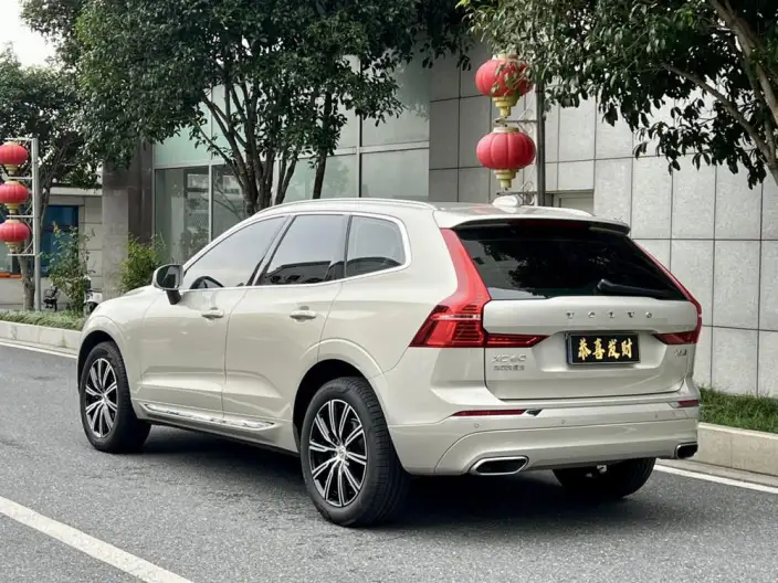 Volvo XC60 2020 Model T5 4WD Smart Range Deluxe Edition – фото 5