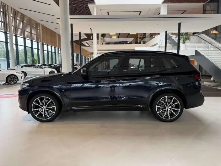 BMW X3 2023 Model xDrive30i Leading Model M Night Set – фото 3