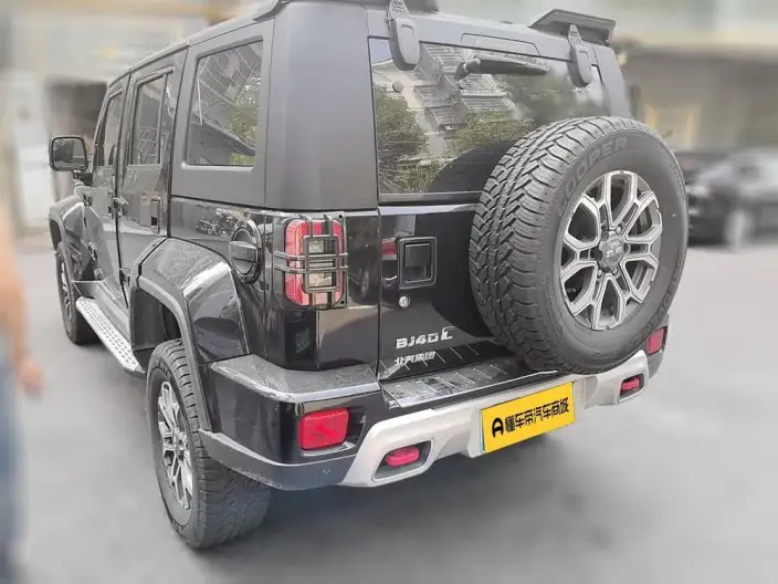 BAIC BJ40 2023 Model 2.0T Automatic 4WD City Hunter Edition Warrior Model – фото 4