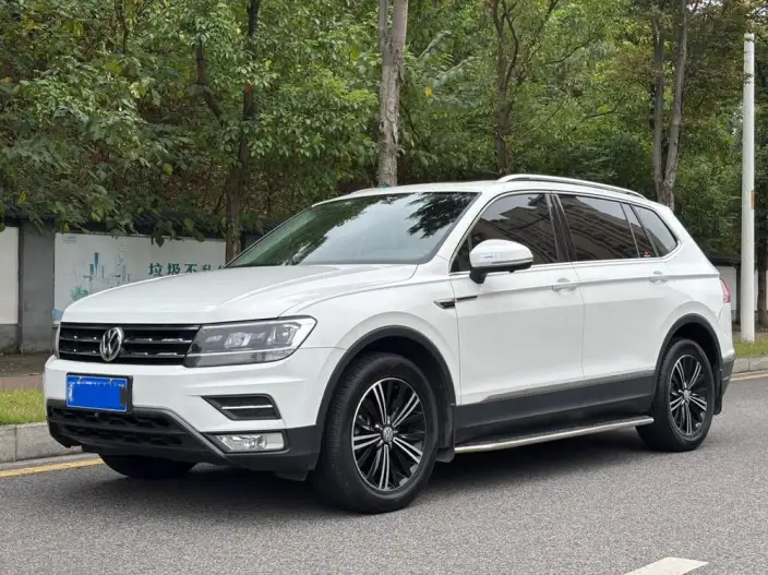 Volkswagen Tiguan L 2020 Model 330TSI Automatic 2WD Panorama Comfort Edition China V – фото 1
