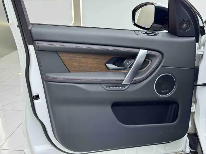 Land Rover Discovery Sport 2022 Model 249PS R-Dynamic SE Performance Technology Edition 5 seat – фото 9