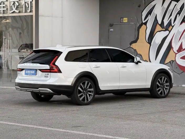 Volvo V90 2021 Model Cross Country B5 AWD Zhizun Edition – фото 7