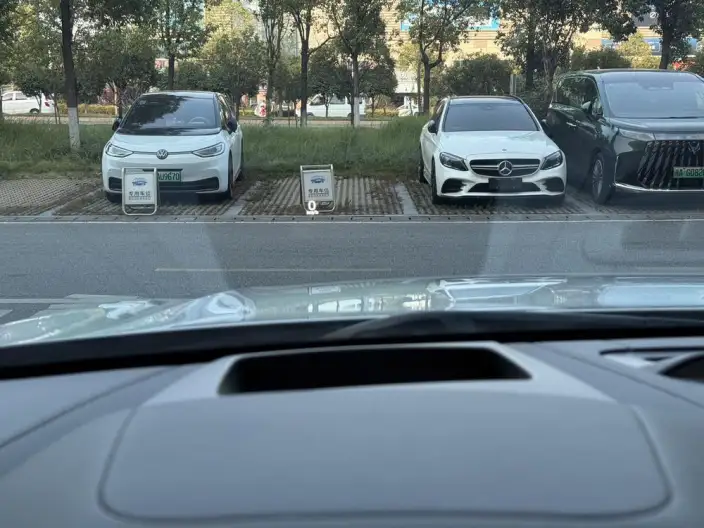 Volvo V90 2021 Model Cross Country B5 AWD Zhizun Edition – фото 9
