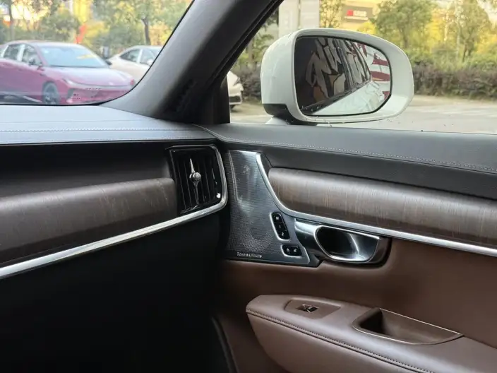 Volvo V90 2021 Model Cross Country B5 AWD Zhizun Edition – фото 10