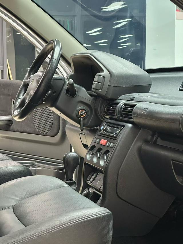 Freelander 2003 модификация 2.5i автоматическое V6 – фото 8