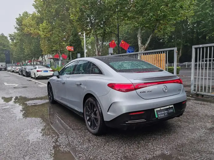 Mercedes-Benz EQE 2022 Model EQE 350 Pioneer Edition – фото 5