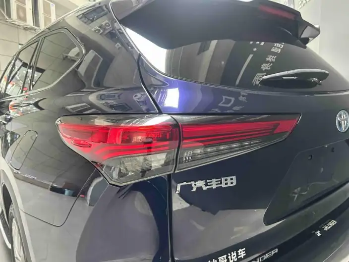 Toyota Highlander 2022 Model Hybrid 2.5L 4WD Premium Edition 7 seat – фото 7