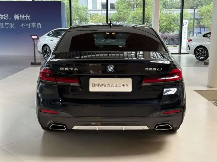 BMW 5 Series 2022 Model Facelift II 525Li M Sports Set – фото 5
