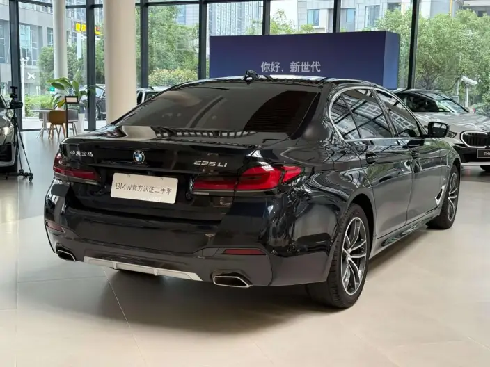 BMW 5 Series 2022 Model Facelift II 525Li M Sports Set – фото 6
