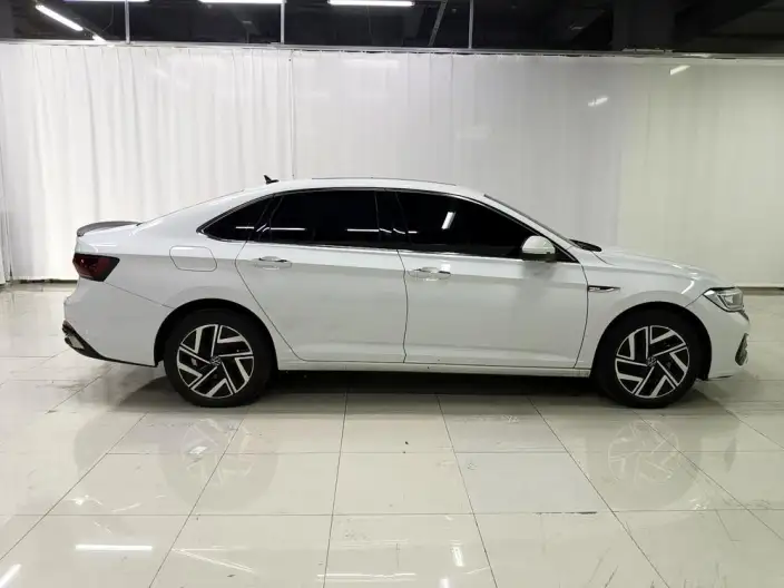 Volkswagen Sagitar 2023 Model 300TSI DSG Beyond Edition – фото 8