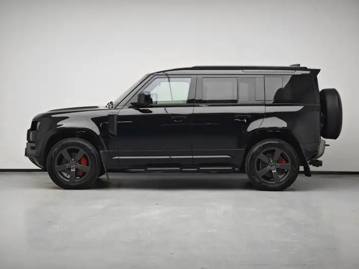 Land Rover Defender 2025 Model 110 3.0T P400 HSE X-Dynamic – фото 4
