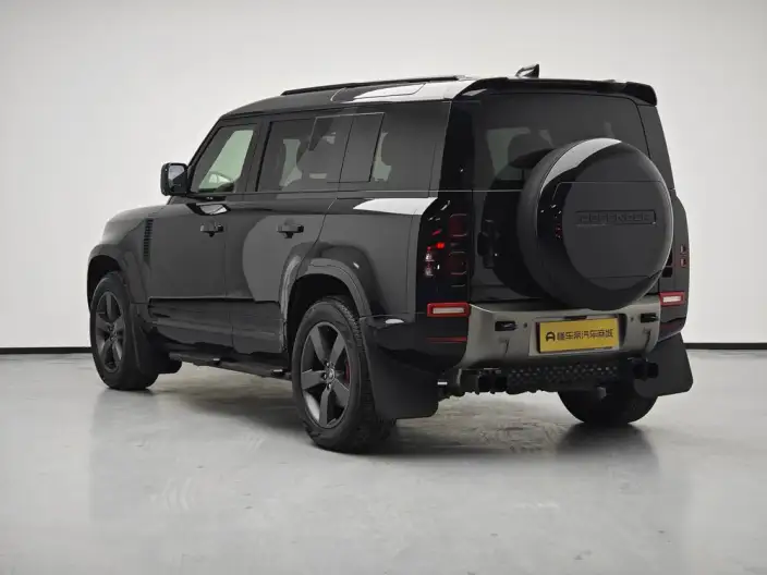 Land Rover Defender 2025 Model 110 3.0T P400 HSE X-Dynamic – фото 5