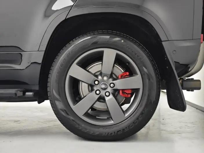 Land Rover Defender 2025 Model 110 3.0T P400 HSE X-Dynamic – фото 9