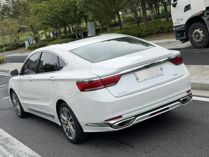 Geely Borui 2020 Model 1.5T MHEV Shine Smart Edition – фото 4