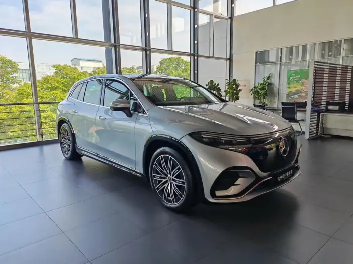 Mercedes-Benz EQS SUV 2023 Model EQS 450 4MATIC Deluxe Edition – фото 2