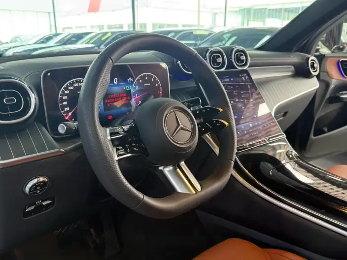 Mercedes-Benz GLC 2023 Model Facelift GLC 300 L 4MATIC Dynamic Model 5 seat – фото 9