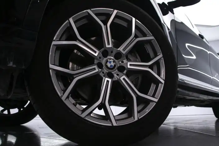 BMW X7 2024 Model xDrive40i Leading Model Luxury Set 7 seat – фото 3