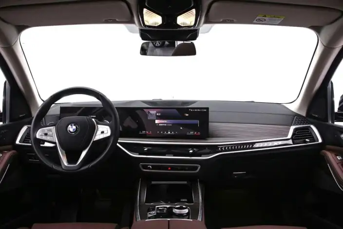 BMW X7 2024 Model xDrive40i Leading Model Luxury Set 7 seat – фото 4