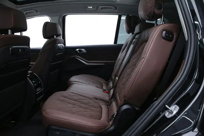 BMW X7 2024 Model xDrive40i Leading Model Luxury Set 7 seat – фото 8