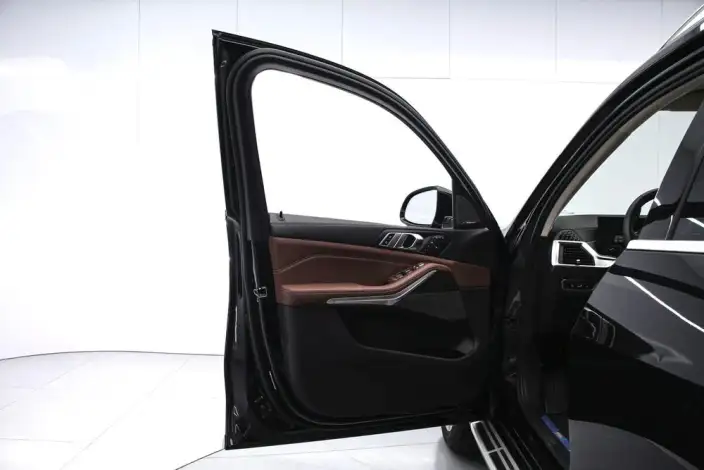 BMW X7 2024 Model xDrive40i Leading Model Luxury Set 7 seat – фото 9
