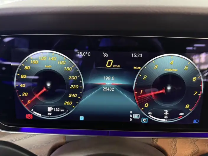 Mercedes-Benz E-Class 2023 Model E 300 L Luxury Model sedan – фото 10