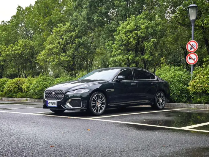 Jaguar XFL 2024 Model 2.0T P250 2WD Exclusive Deluxe Edition – фото 1