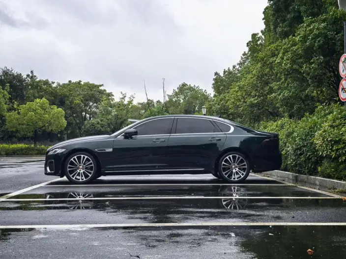 Jaguar XFL 2024 Model 2.0T P250 2WD Exclusive Deluxe Edition – фото 4